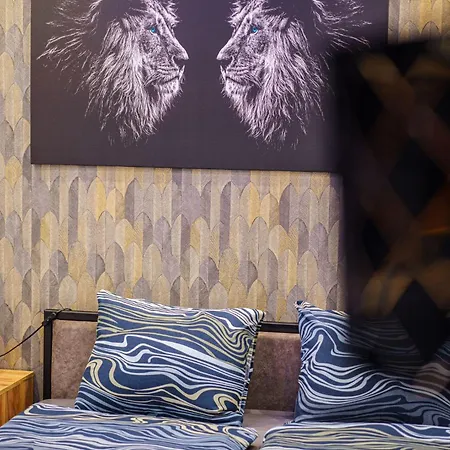 Monochrome Nest * Budapest